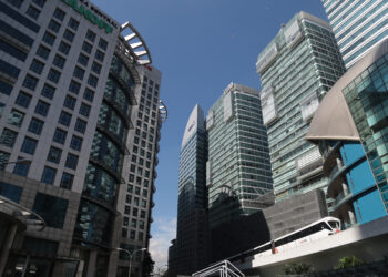 Expanding Horizons: Empowering Malaysian Companies Through Cross Border Investment