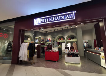 SITI KHADIJAH : Malaysia’ Modest Fashion Trailblazer  Redefining the Textile Industry